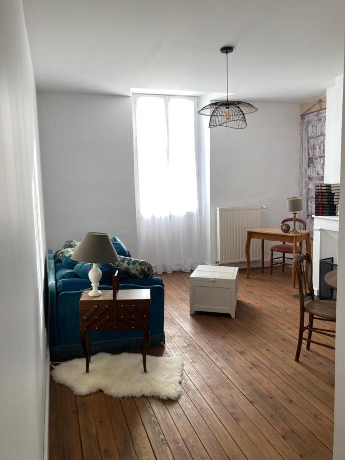 Un Petit Chateau Lauzun エクステリア 写真