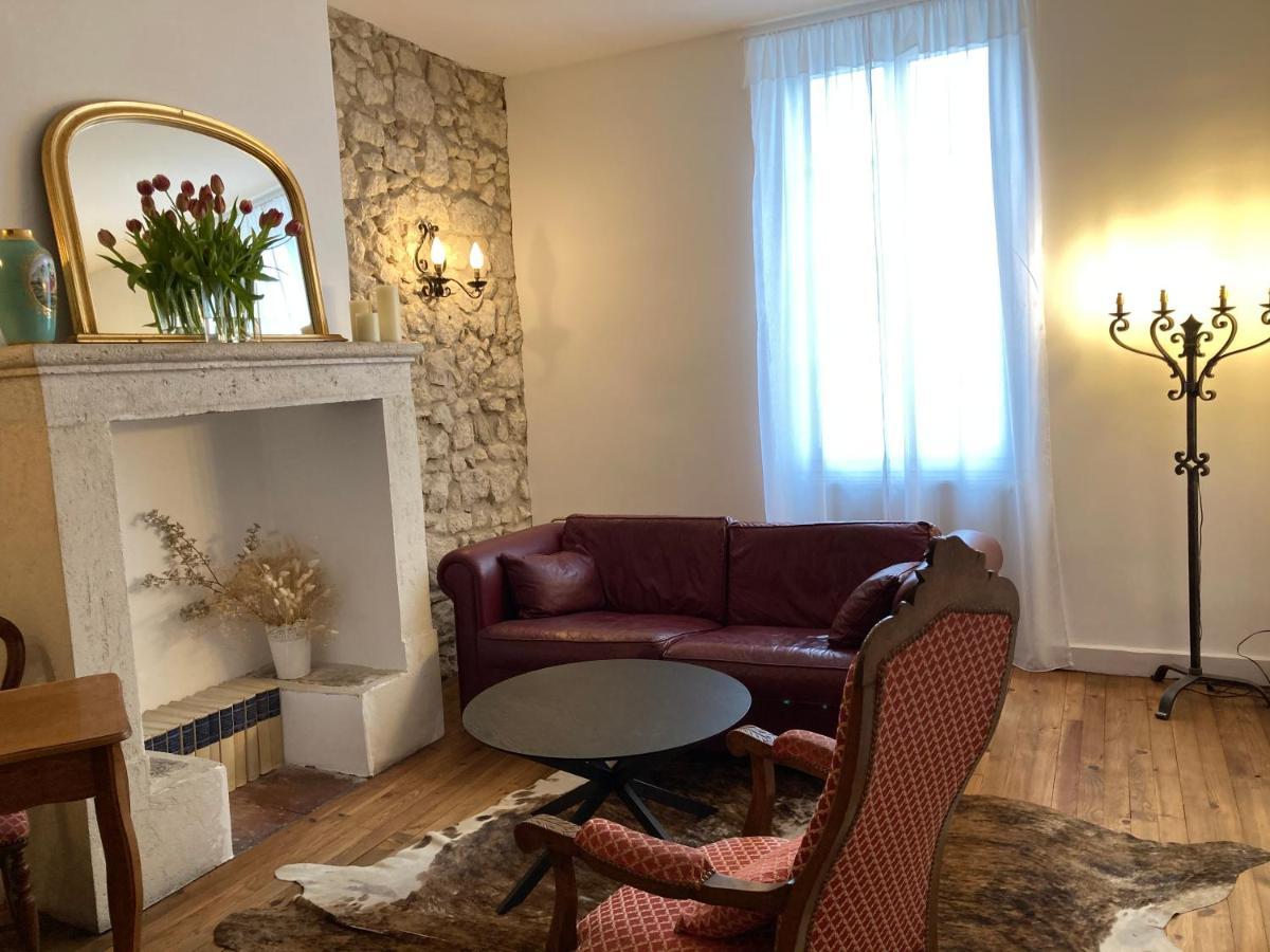 Un Petit Chateau Lauzun エクステリア 写真