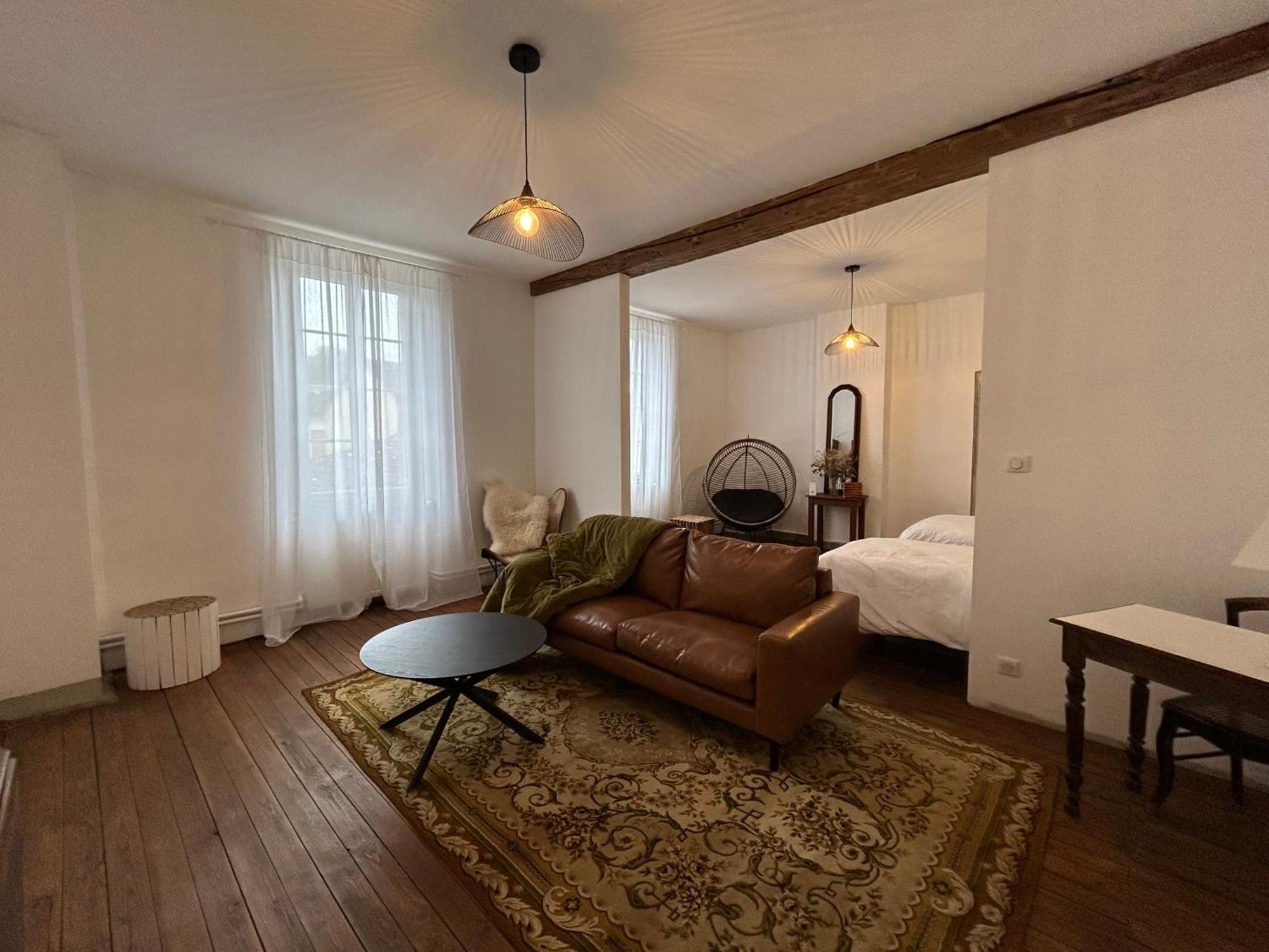Un Petit Chateau Lauzun エクステリア 写真