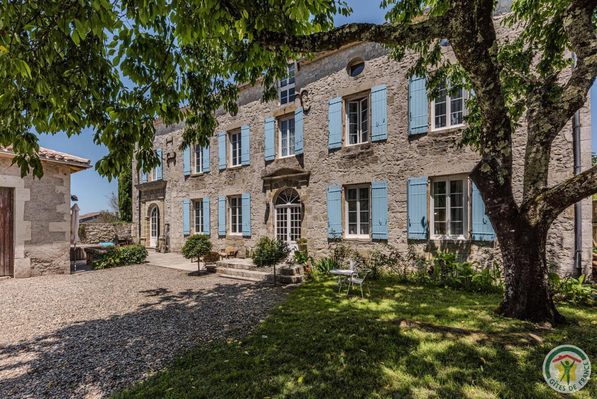 Un Petit Chateau Lauzun エクステリア 写真